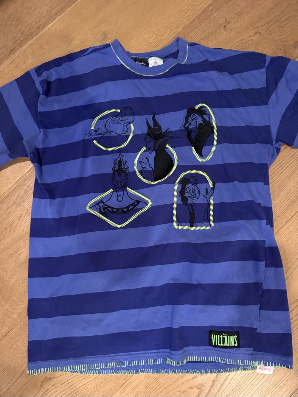 Disney Villains Glow-in-the-Dark T-Shirt for Men by Our Universe - Picture 4 of 5